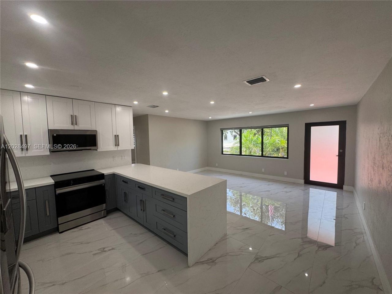 919 NE 4th Ct, Hallandale Beach, FL 33009 Photo