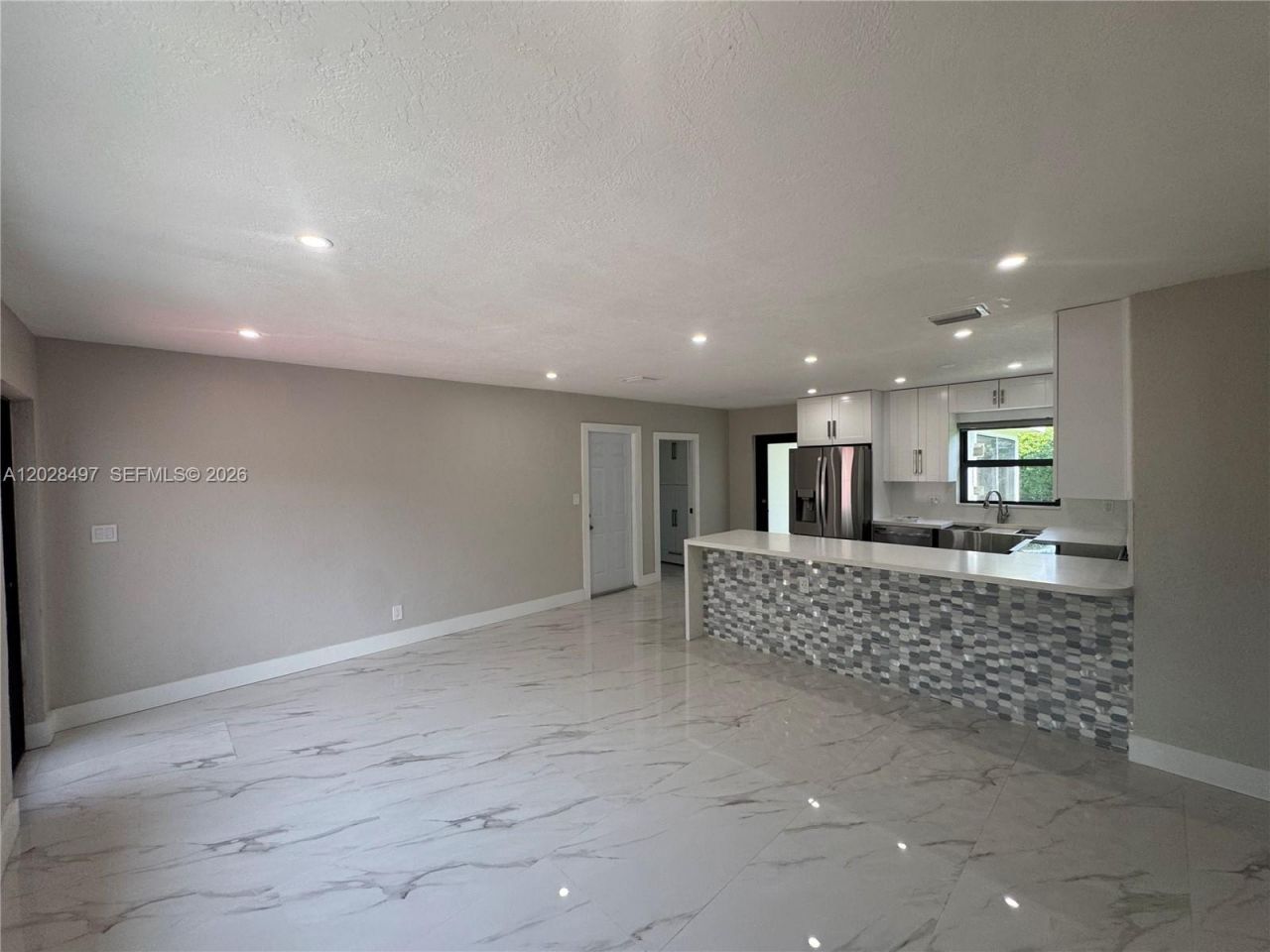 919 NE 4th Ct, Hallandale Beach, FL 33009 Photo