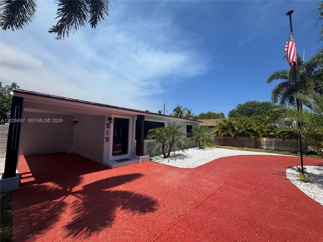 919 NE 4th Ct, Hallandale Beach, FL 33009 Photo
