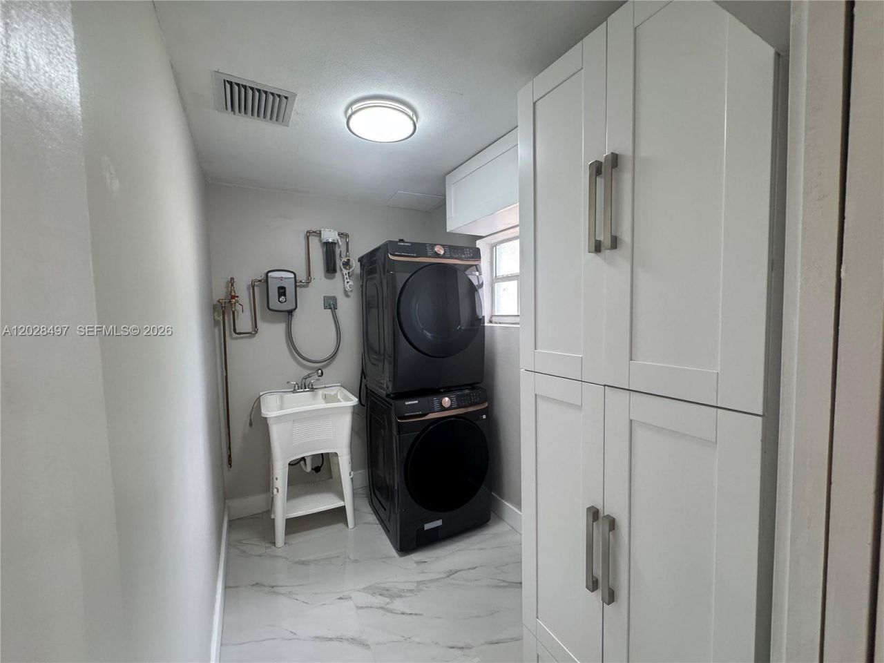 919 NE 4th Ct, Hallandale Beach, FL 33009 Photo
