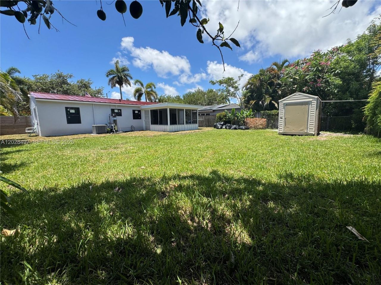 919 NE 4th Ct, Hallandale Beach, FL 33009 Photo
