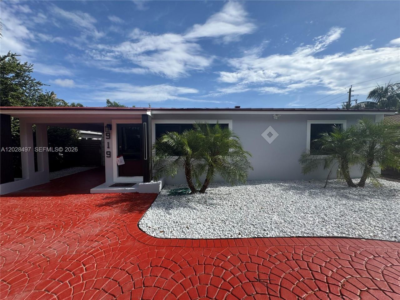 919 NE 4th Ct, Hallandale Beach, FL 33009 Photo
