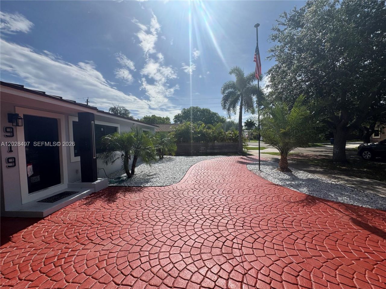 919 NE 4th Ct, Hallandale Beach, FL 33009 Photo