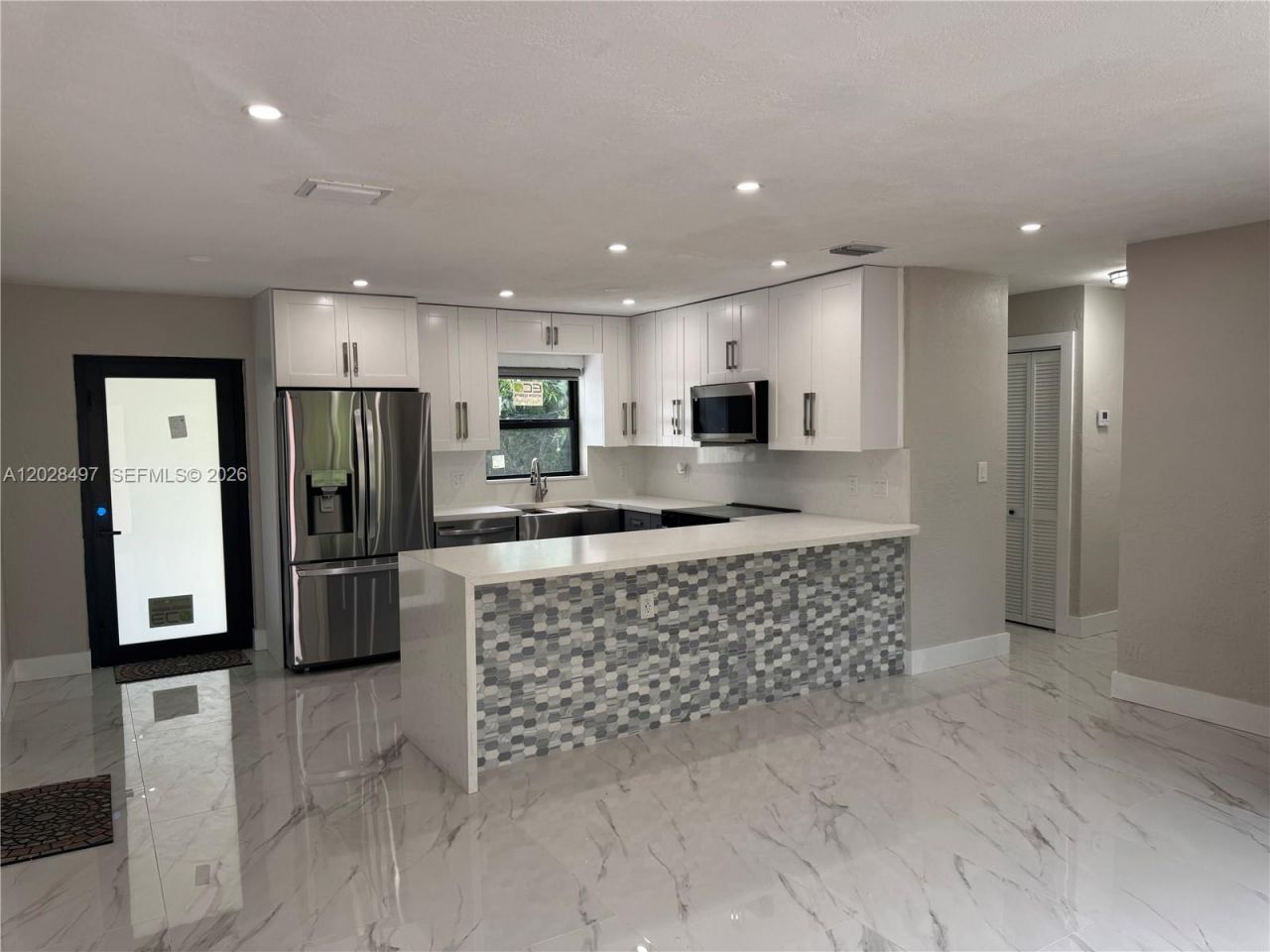 919 NE 4th Ct, Hallandale Beach, FL 33009 Photo