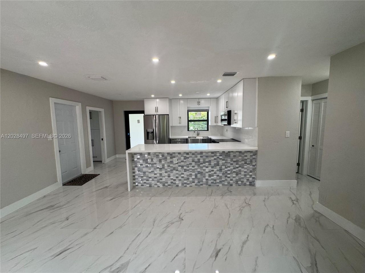 919 NE 4th Ct, Hallandale Beach, FL 33009 Photo