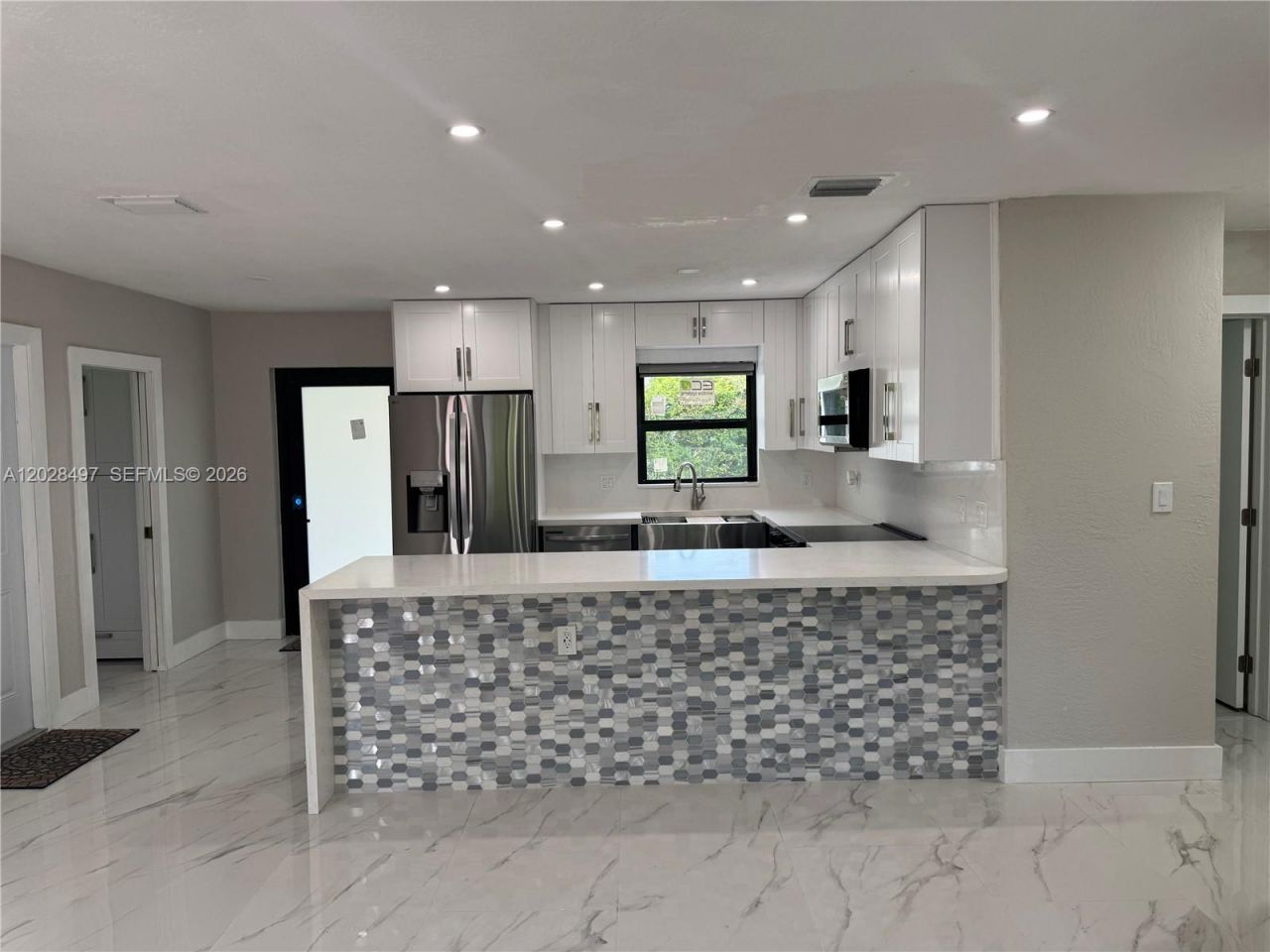 919 NE 4th Ct, Hallandale Beach, FL 33009 Photo