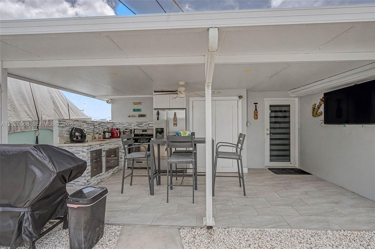 10345 NW 35th Ct , Miami, FL 33147 Photo