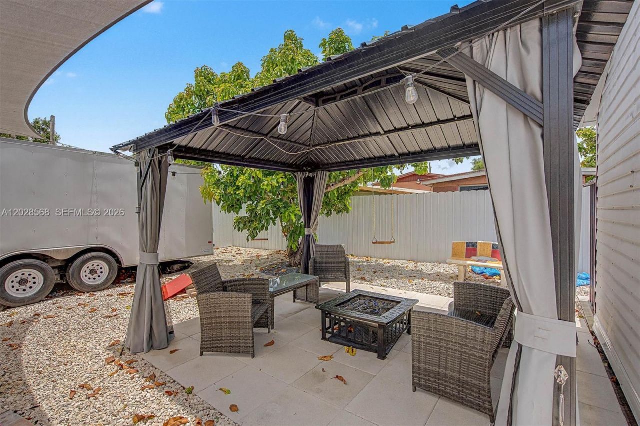 10345 NW 35th Ct , Miami, FL 33147 Photo