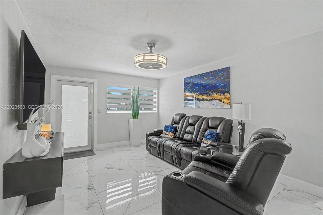 10345 NW 35th Ct , Miami, FL 33147 Photo