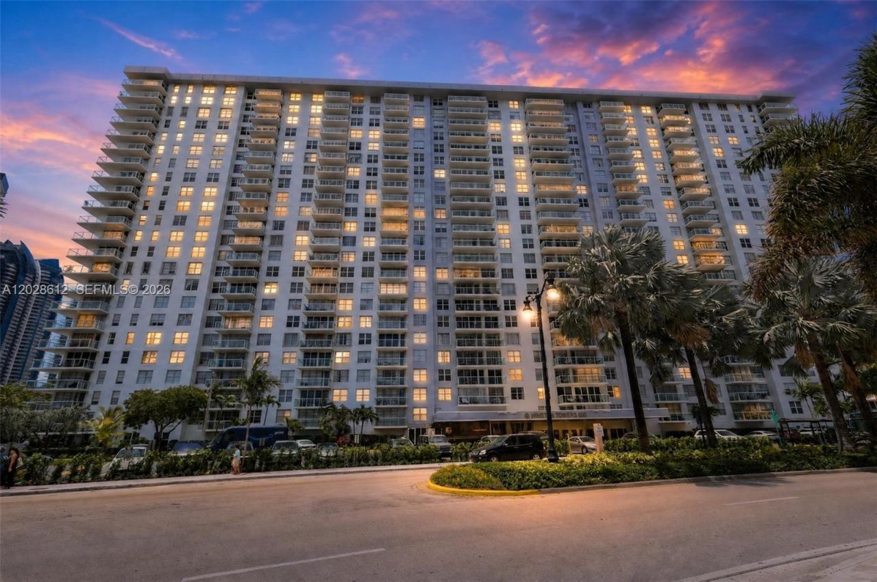 230 174th St, Unit 902, Sunny Isles Beach, FL 33160 Photo