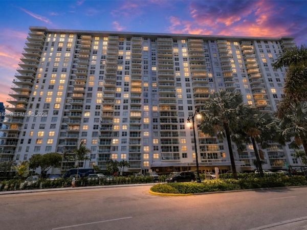 230 174th St, Unit 902, Sunny Isles Beach, FL 33160