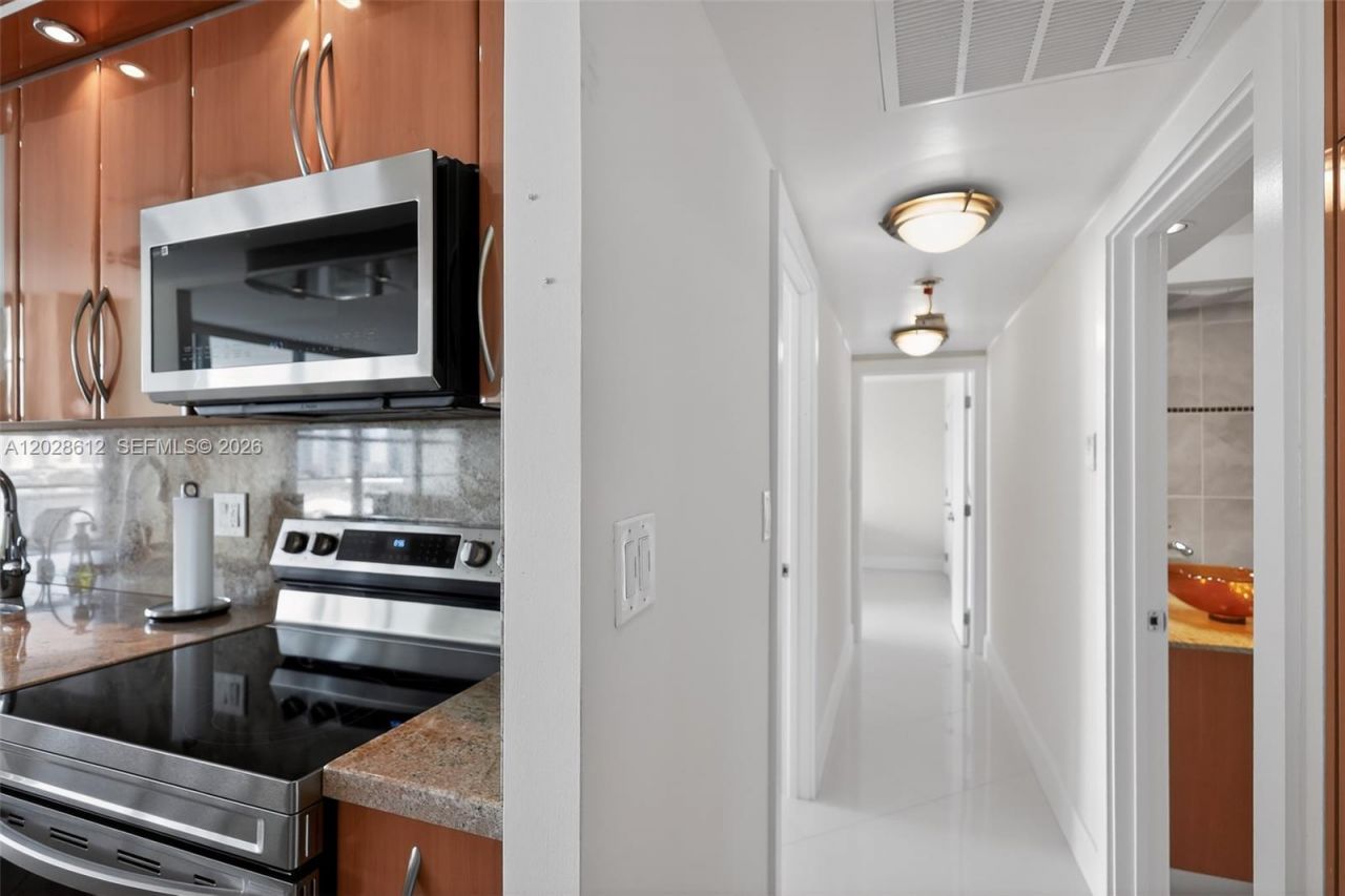 230 174th St, Unit 902, Sunny Isles Beach, FL 33160 Photo