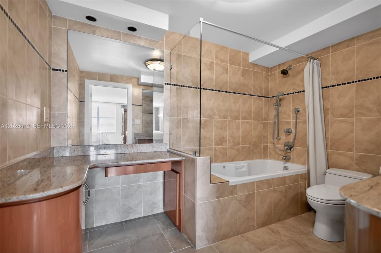 230 174th St, Unit 902, Sunny Isles Beach, FL 33160 Photo