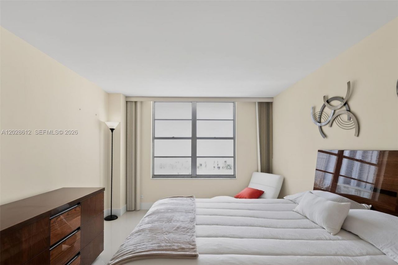 230 174th St, Unit 902, Sunny Isles Beach, FL 33160 Photo