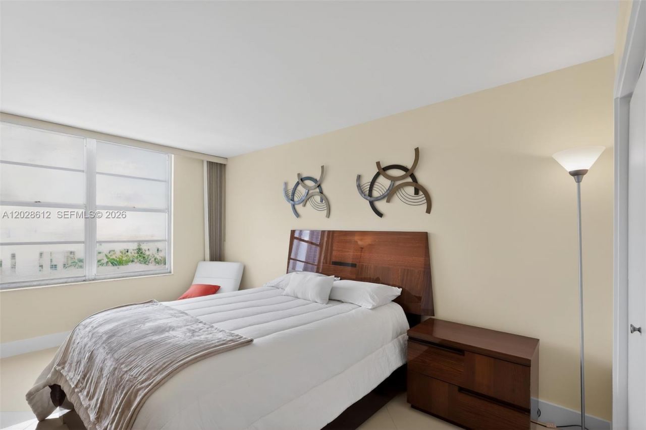 230 174th St, Unit 902, Sunny Isles Beach, FL 33160 Photo
