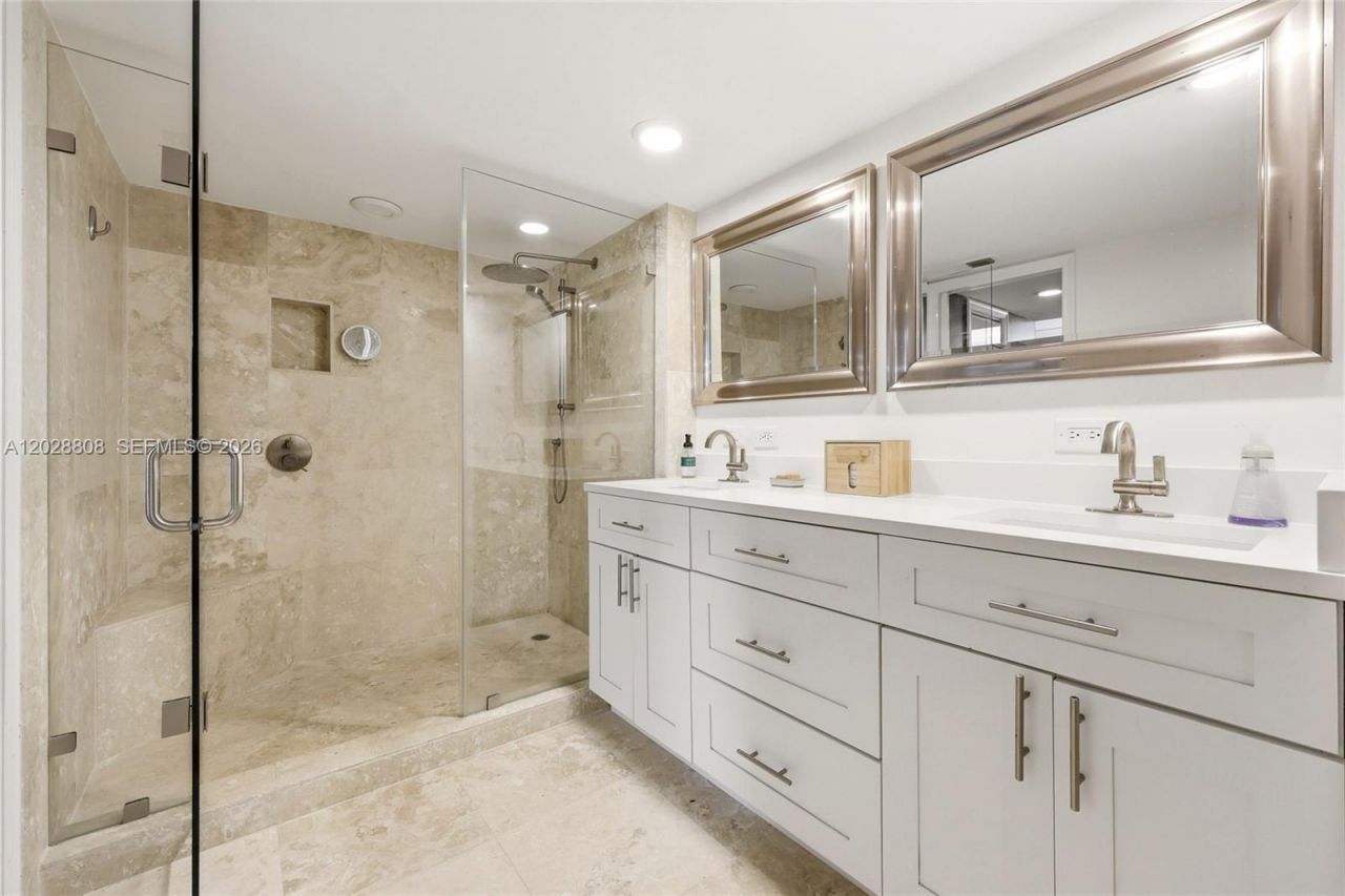 5380 N Ocean Dr, Unit 18B, Singer Island, FL 33404 Photo