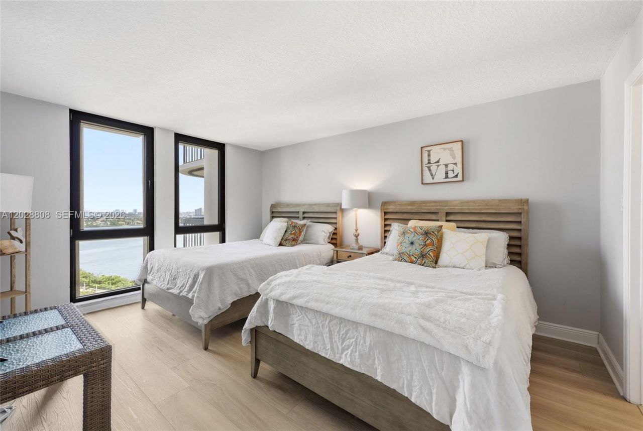 5380 N Ocean Dr, Unit 18B, Singer Island, FL 33404 Photo