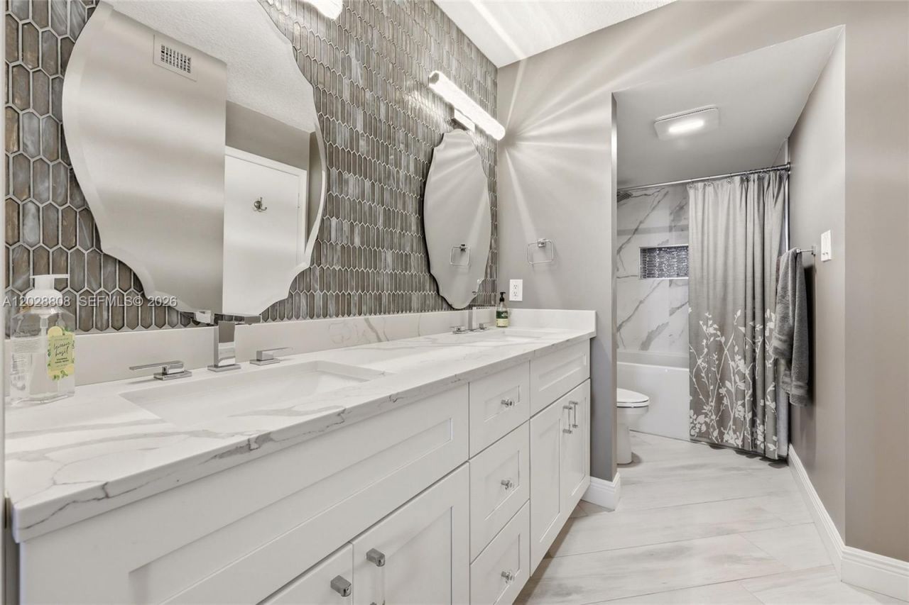 5380 N Ocean Dr, Unit 18B, Singer Island, FL 33404 Photo