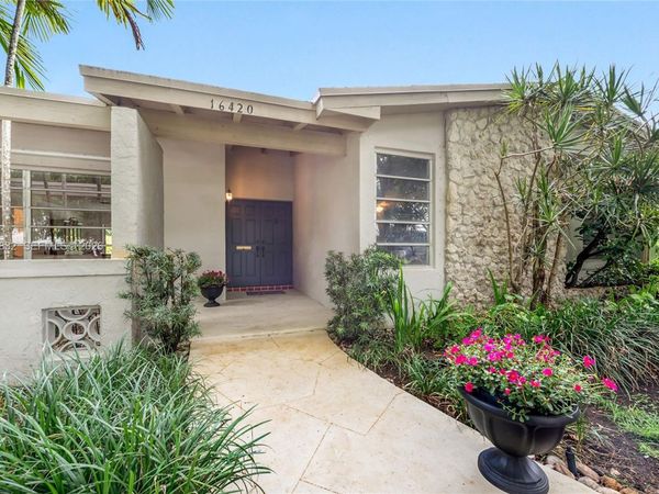 16420 SW 81st Ave, Palmetto Bay, FL 33157