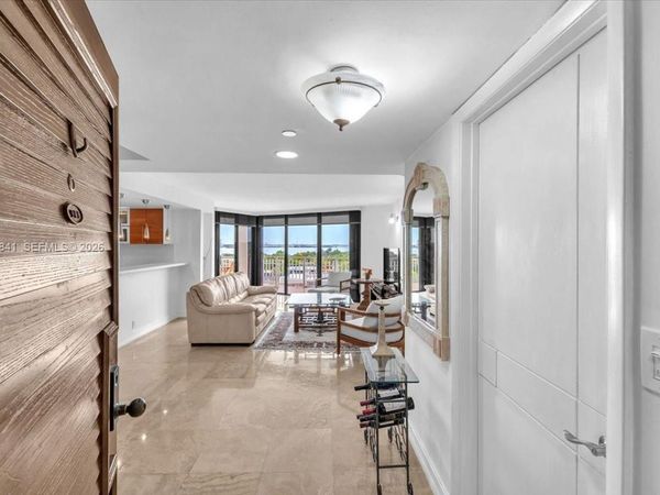 2000 Towerside Ter , Unit 908, Miami, FL 33138