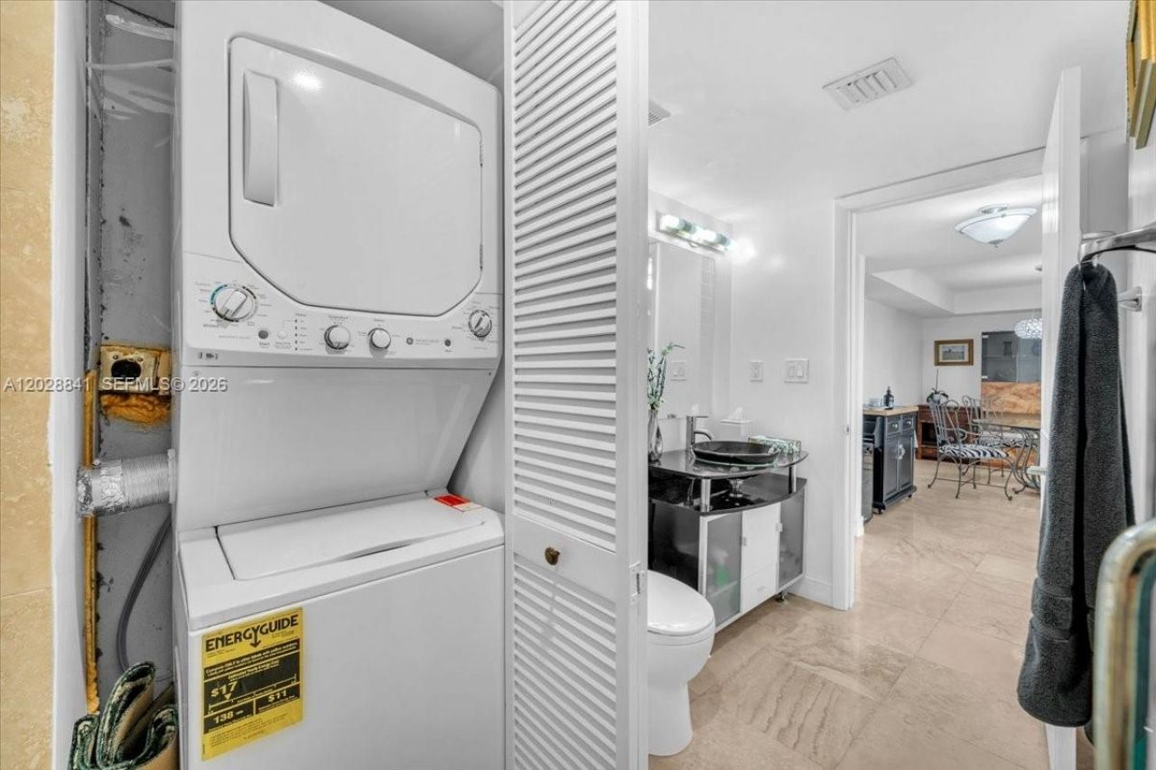 2000 Towerside Ter , Unit 908, Miami, FL 33138 Photo