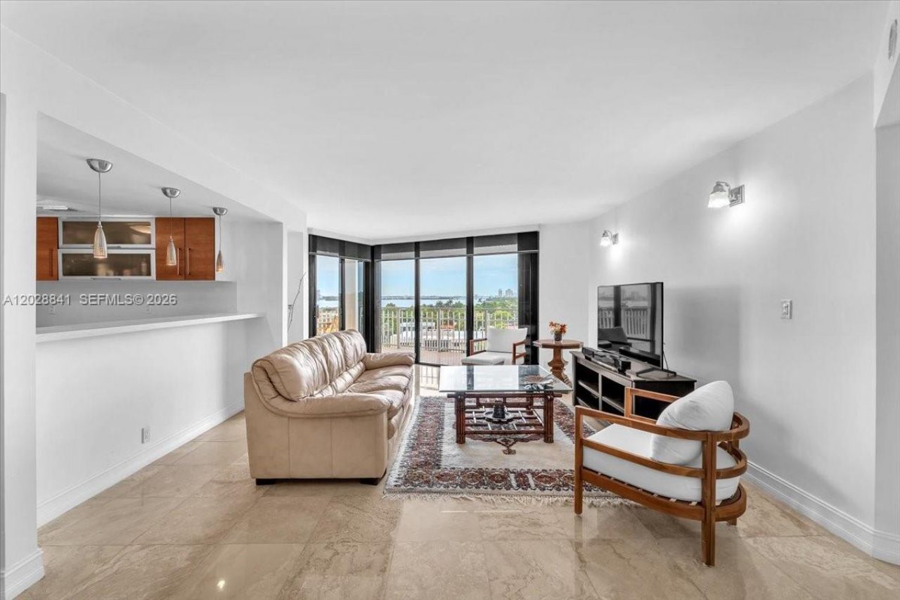 2000 Towerside Ter , Unit 908, Miami, FL 33138 Photo