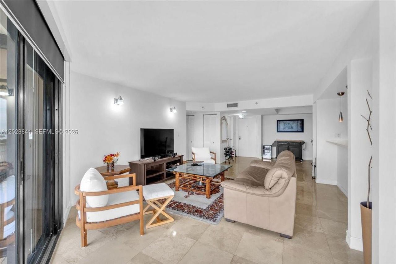 2000 Towerside Ter , Unit 908, Miami, FL 33138 Photo