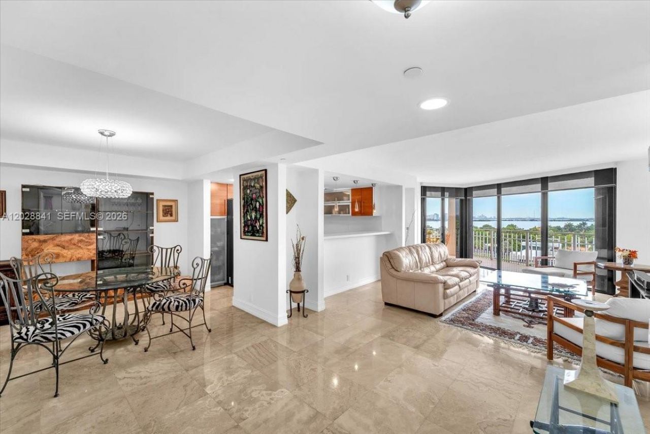 2000 Towerside Ter , Unit 908, Miami, FL 33138 Photo