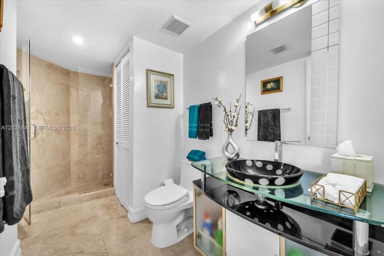 2000 Towerside Ter , Unit 908, Miami, FL 33138 Photo