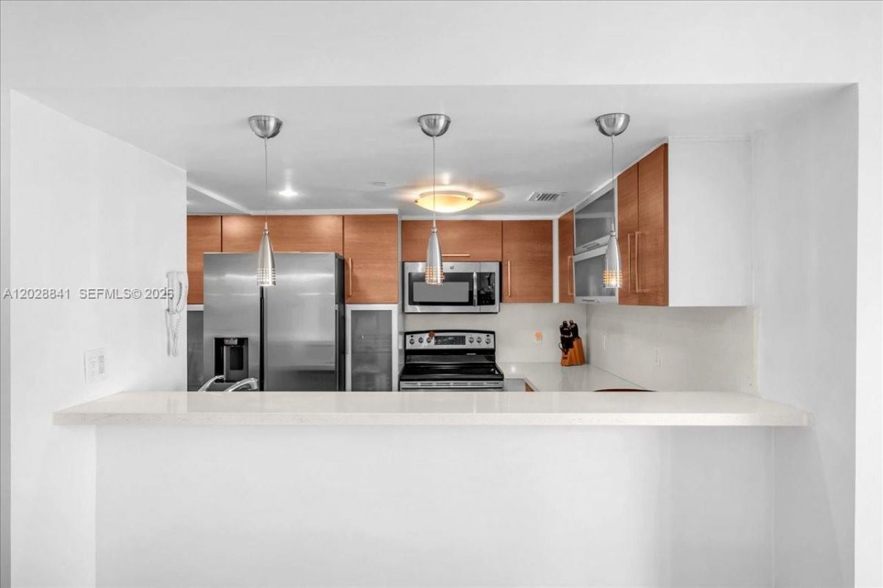 2000 Towerside Ter , Unit 908, Miami, FL 33138 Photo