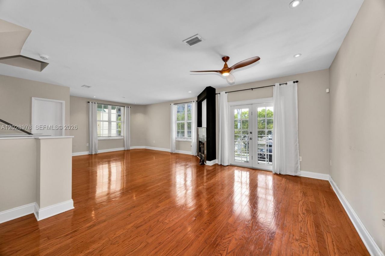 5801 SW 74th Ter, Unit 3, South Miami, FL 33143 Photo