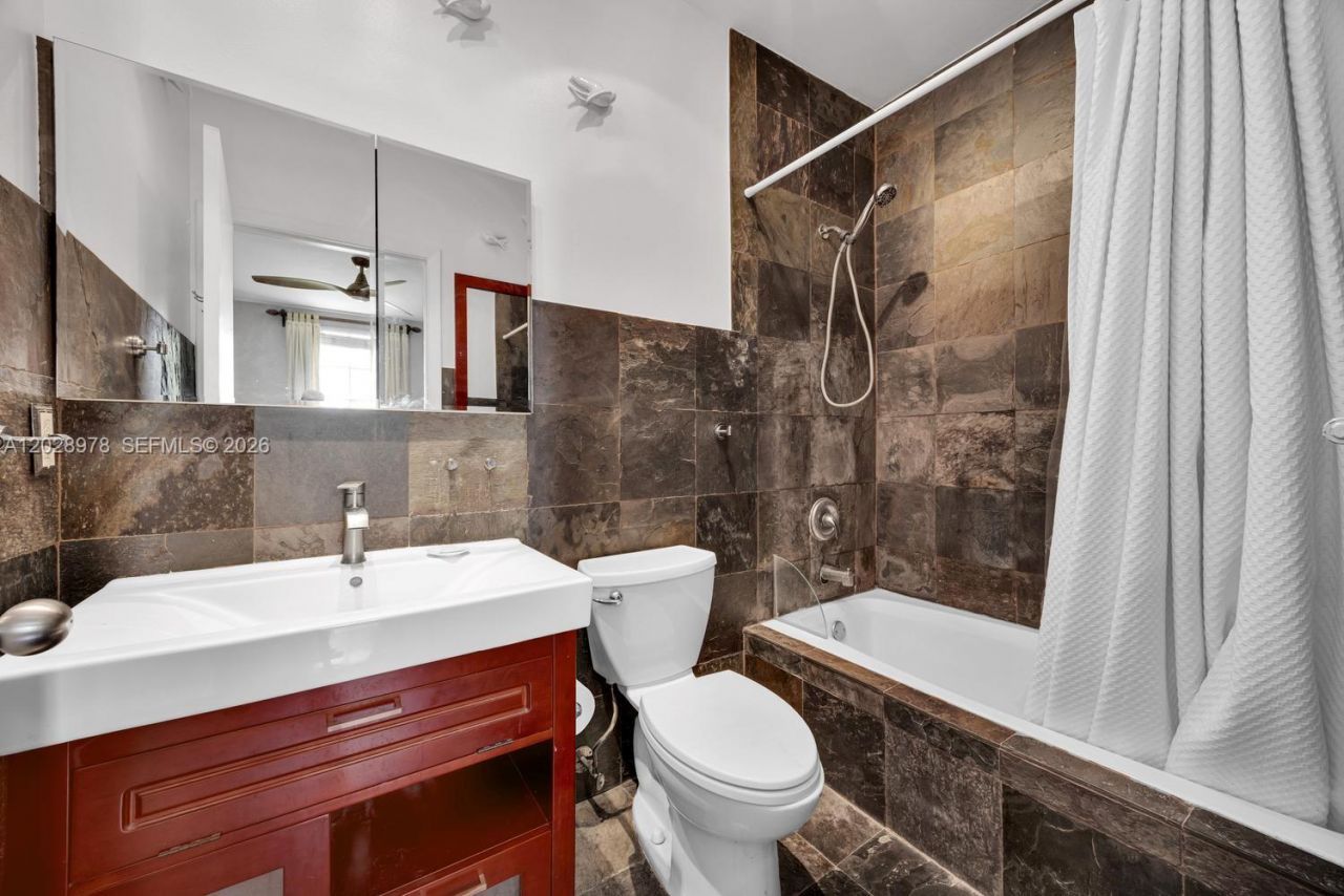 5801 SW 74th Ter, Unit 3, South Miami, FL 33143 Photo