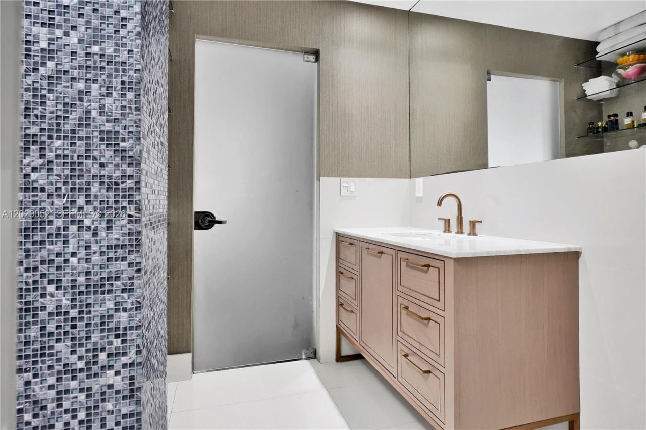 725 NE 22nd St , Unit 11E, Miami, FL 33137 Photo