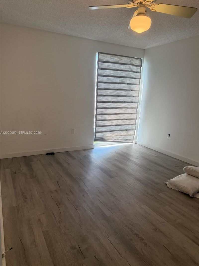 200 177th Dr, Unit 419, Sunny Isles Beach, FL 33160 Photo