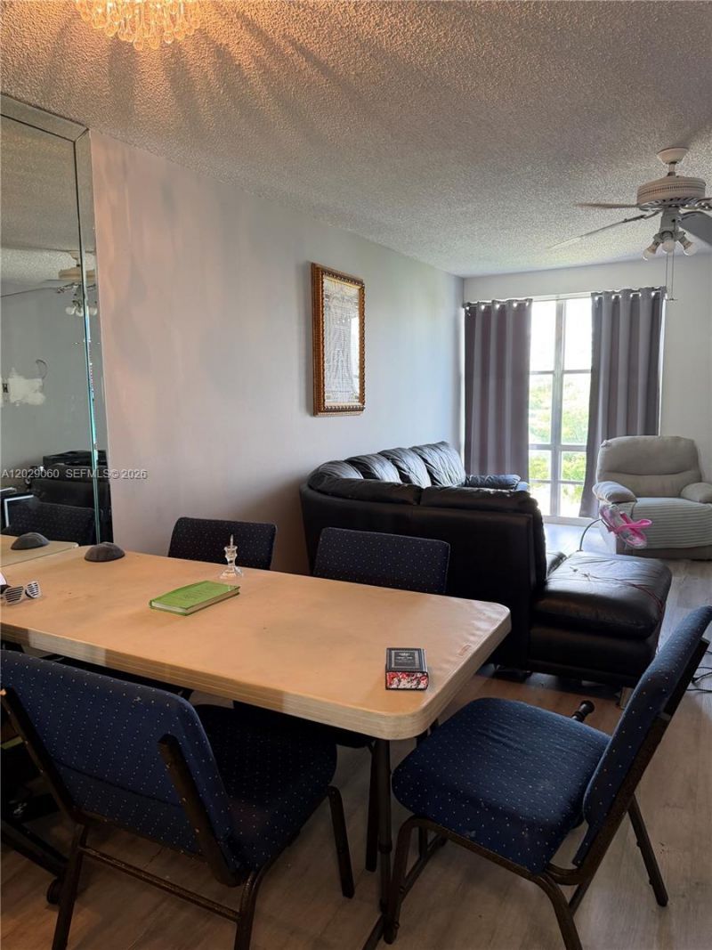 200 177th Dr, Unit 419, Sunny Isles Beach, FL 33160 Photo