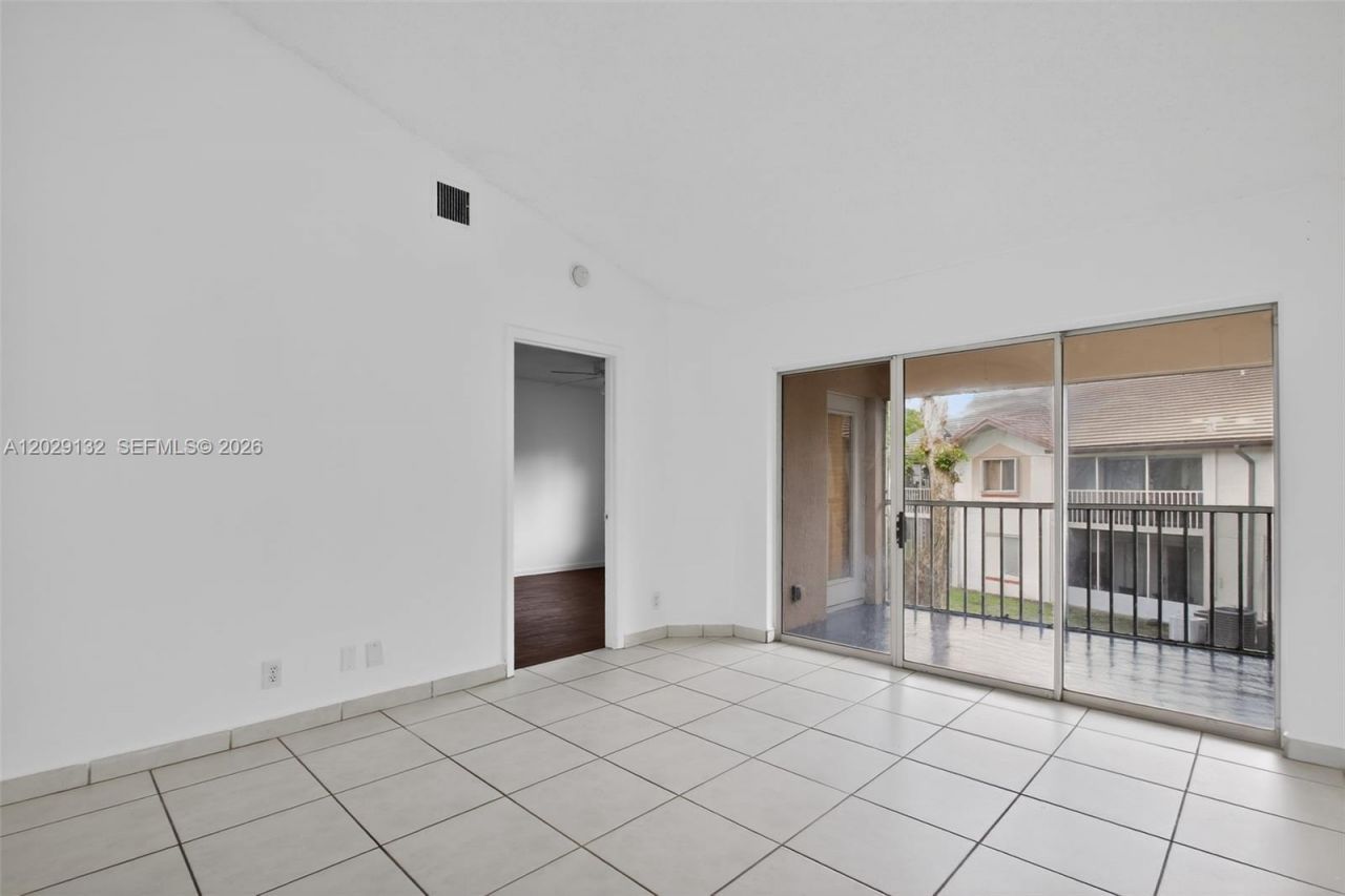 14014 SW 93rd Ln , Unit 14014, Miami, FL 33186 Photo