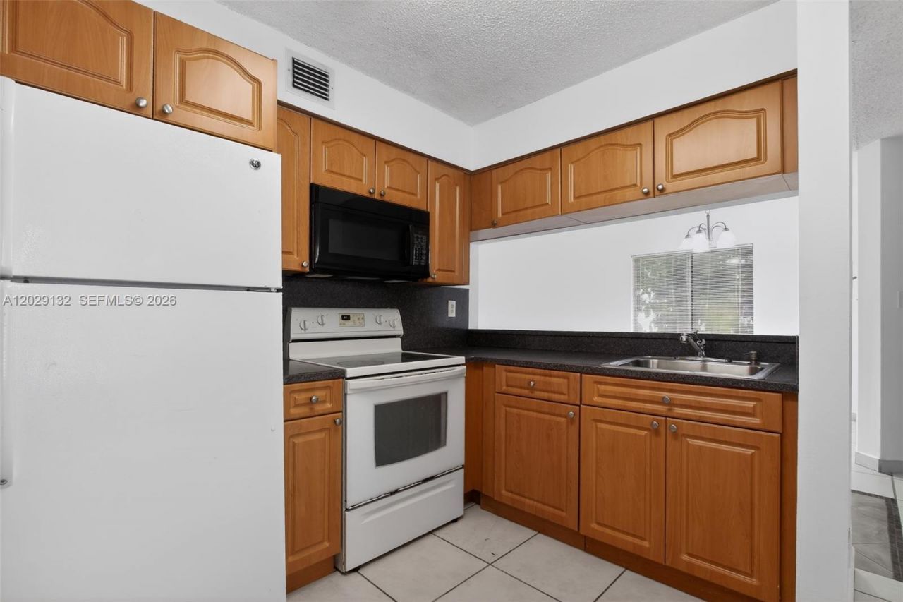14014 SW 93rd Ln , Unit 14014, Miami, FL 33186 Photo