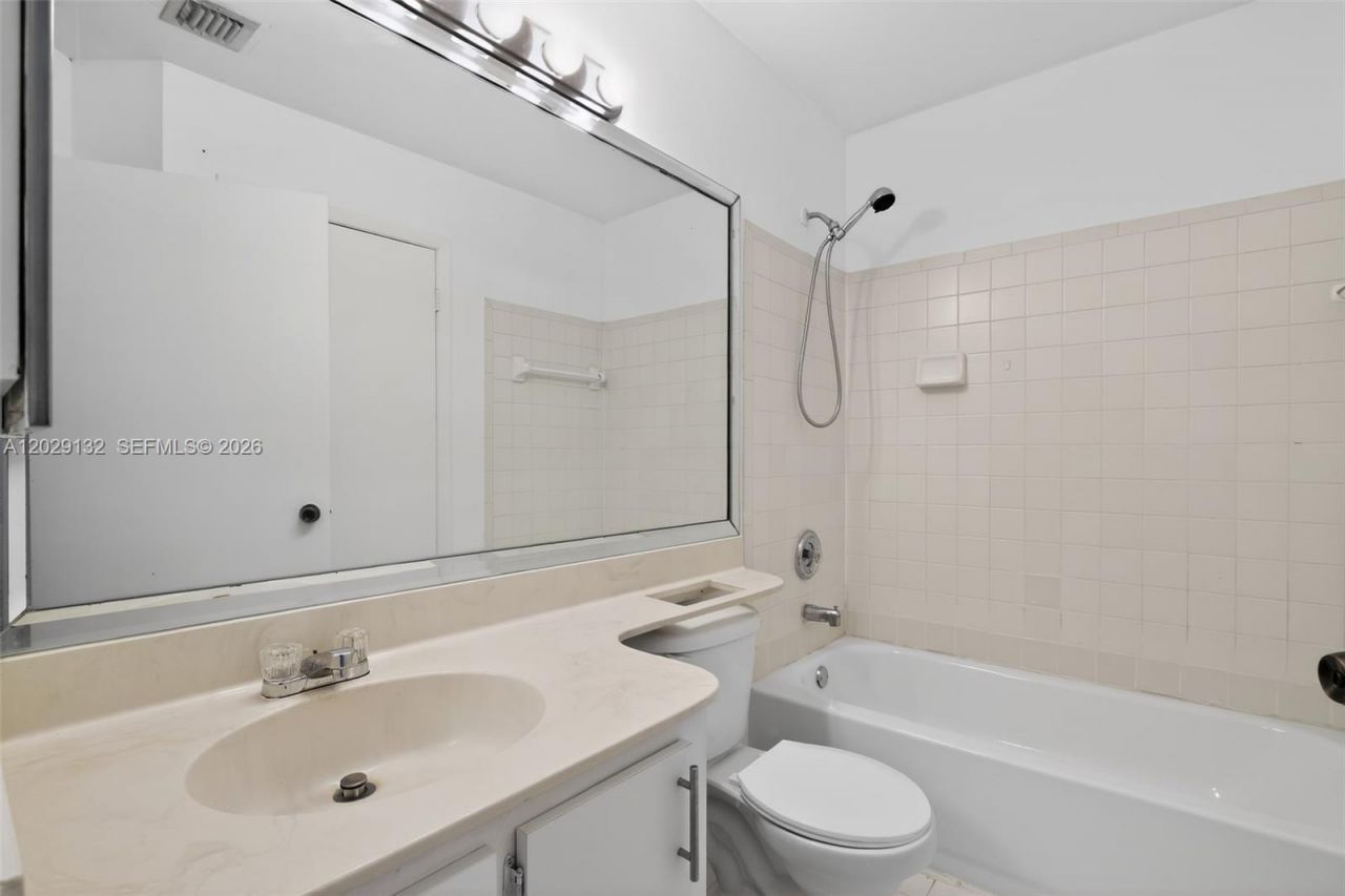 14014 SW 93rd Ln , Unit 14014, Miami, FL 33186 Photo