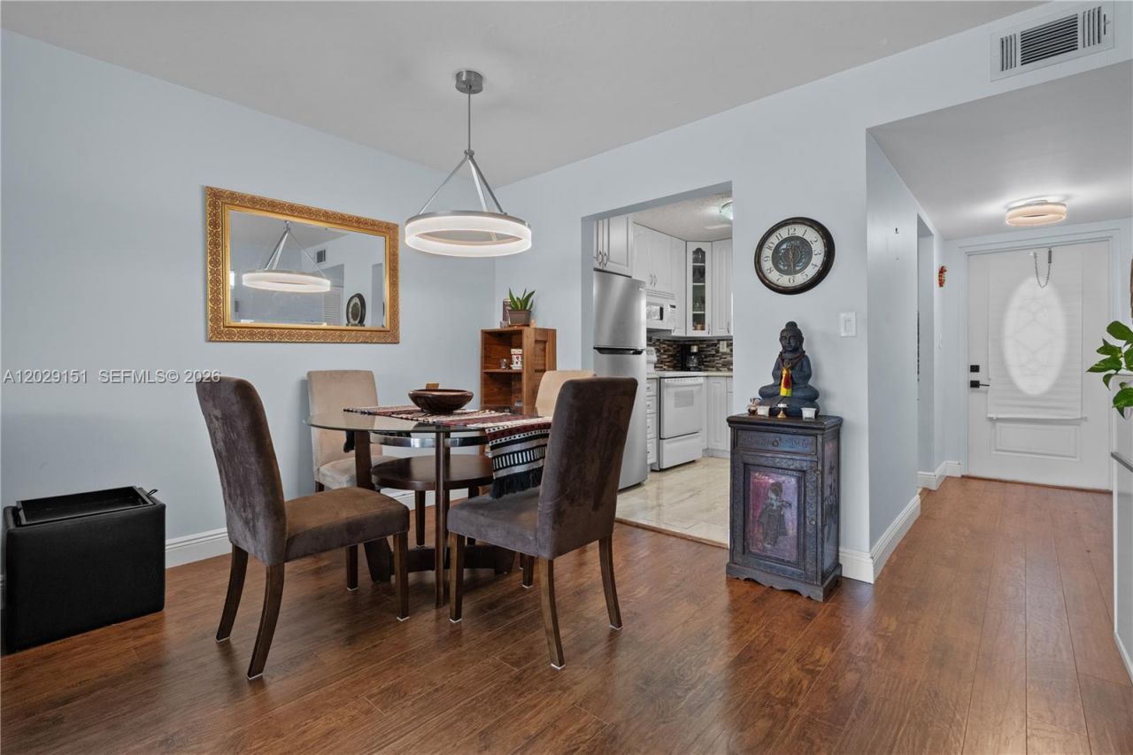 9340 Sunrise Lakes Blvd, Unit 209, Sunrise, FL 33322 Photo
