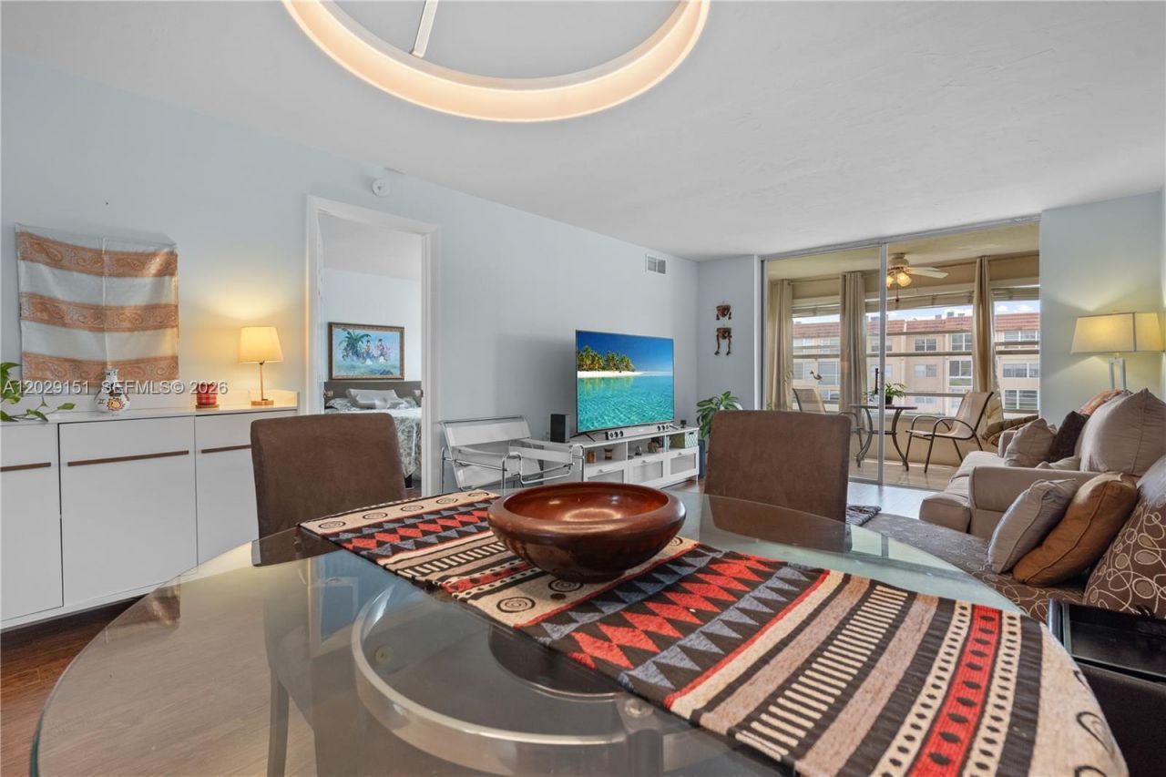 9340 Sunrise Lakes Blvd, Unit 209, Sunrise, FL 33322 Photo