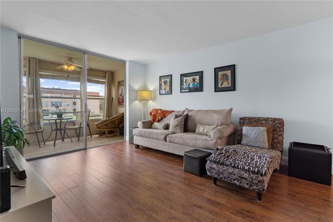 9340 Sunrise Lakes Blvd, Unit 209, Sunrise, FL 33322 Photo