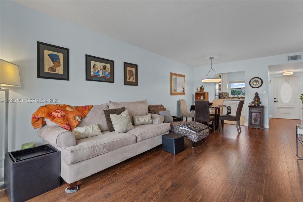 9340 Sunrise Lakes Blvd, Unit 209, Sunrise, FL 33322 Photo