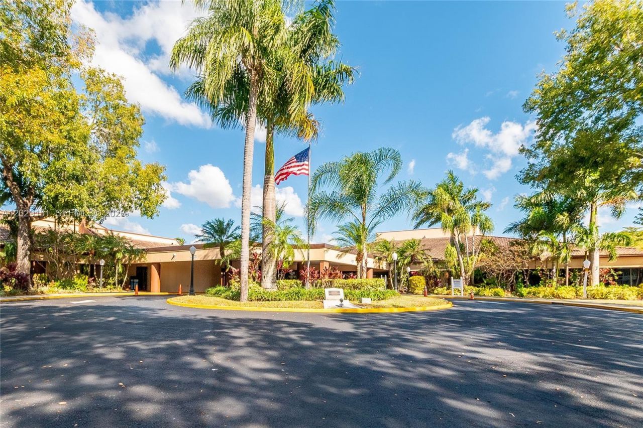 9340 Sunrise Lakes Blvd, Unit 209, Sunrise, FL 33322 Photo