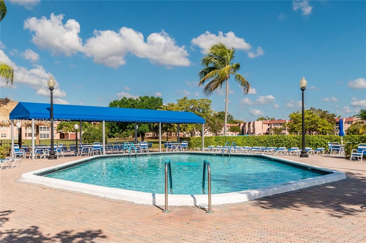9340 Sunrise Lakes Blvd, Unit 209, Sunrise, FL 33322 Photo