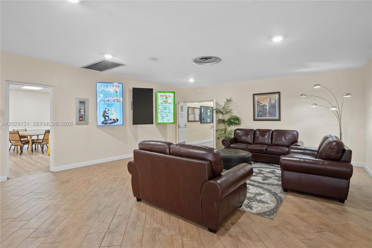 9340 Sunrise Lakes Blvd, Unit 209, Sunrise, FL 33322 Photo