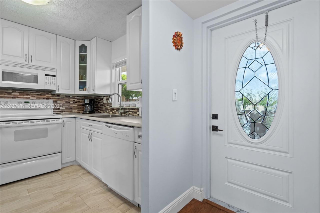 9340 Sunrise Lakes Blvd, Unit 209, Sunrise, FL 33322 Photo