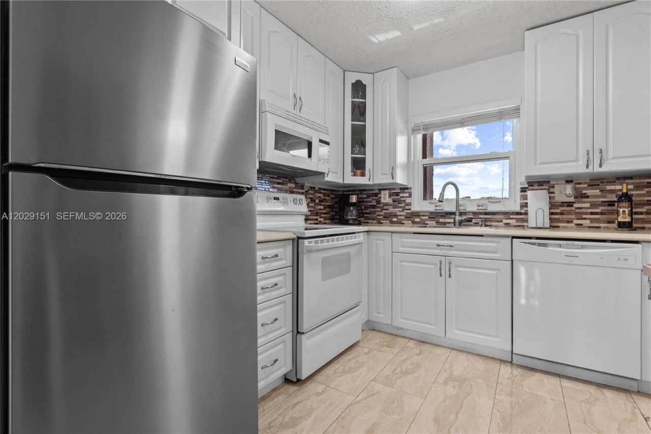 9340 Sunrise Lakes Blvd, Unit 209, Sunrise, FL 33322 Photo