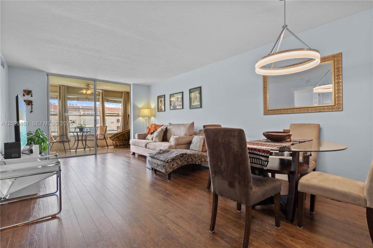 9340 Sunrise Lakes Blvd, Unit 209, Sunrise, FL 33322 Photo