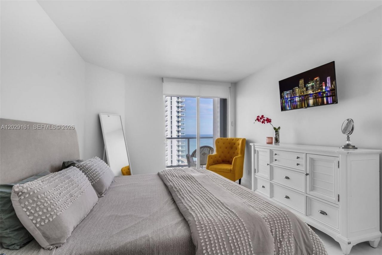 16485 Collins Ave , Unit 1832, Sunny Isles Beach, FL 33160 Photo
