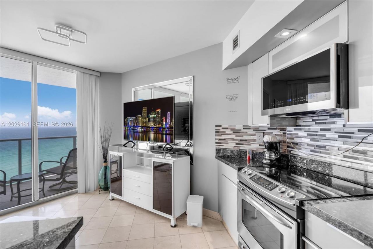 16485 Collins Ave , Unit 1832, Sunny Isles Beach, FL 33160 Photo